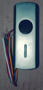 Сенсорная кнопка. Вид спереди